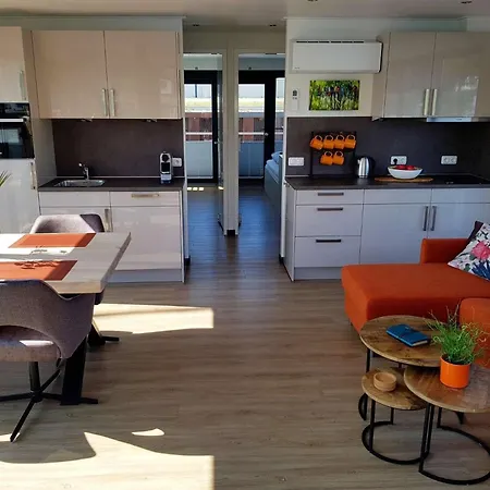 Hausboot Marama - Lp10 *